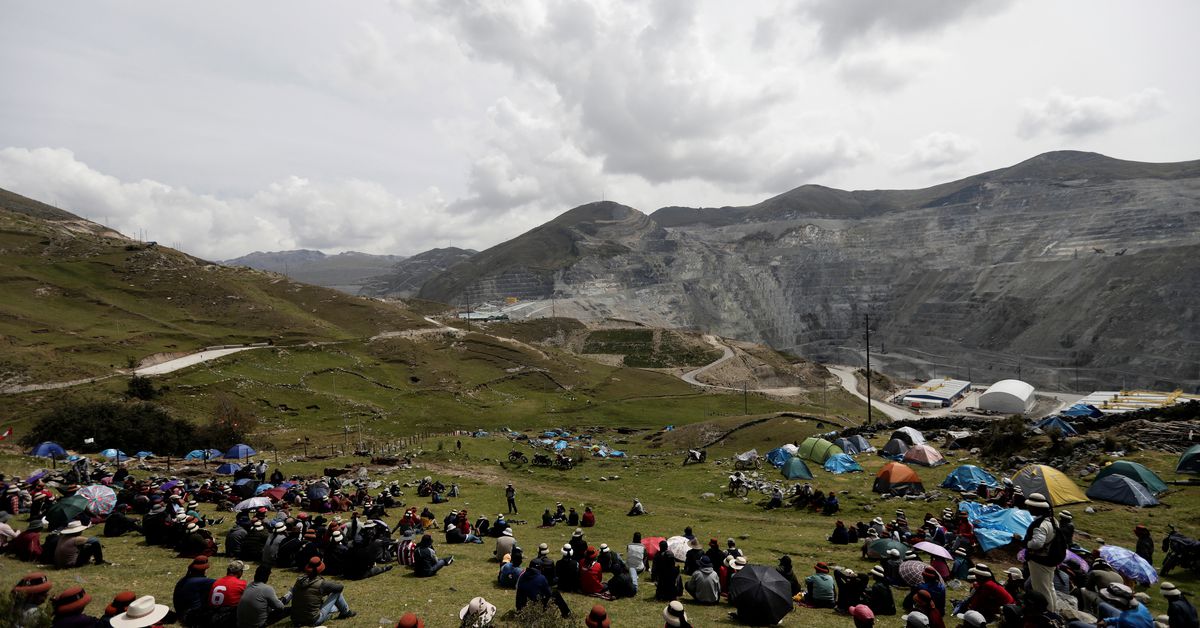 Peru evictions enter second day at halted Las Bambas mine